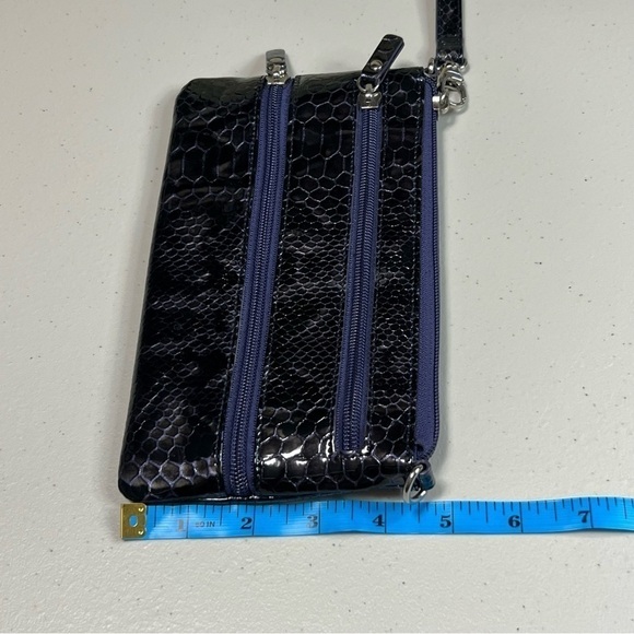 🆕 Danier Leather Snake Skin Embossed Patent Crossbody / Clutch - Picture 10 of 11